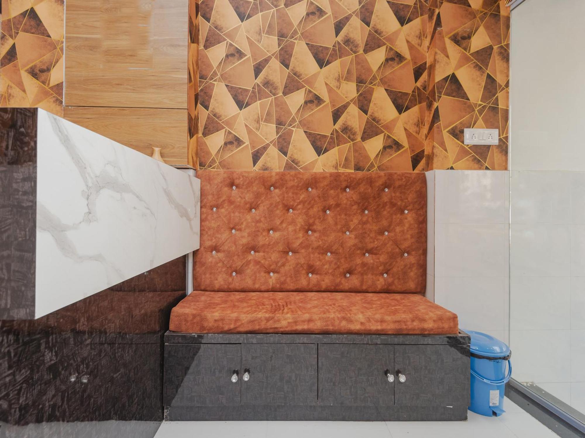 Sahara Stay-near Nesco Exhibition Centre Hotel kapsul Mumbai